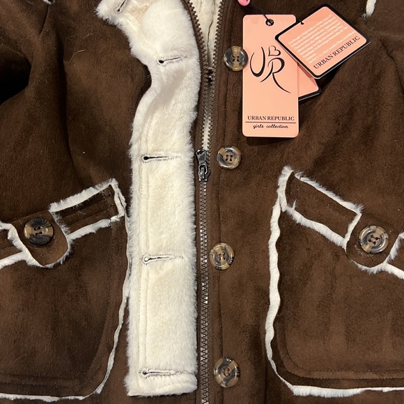 NWT Urban Republic Brown Faux Fur Hooded Jacket - Picture 3 of 7